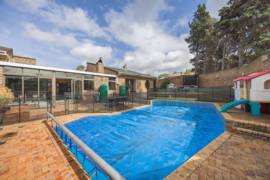 7 Bedroom Property for Sale in Sonstraal Western Cape